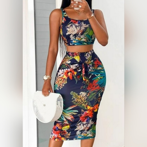 NWT Crop Top/Long skirt Floral Set - Picture 1 of 5